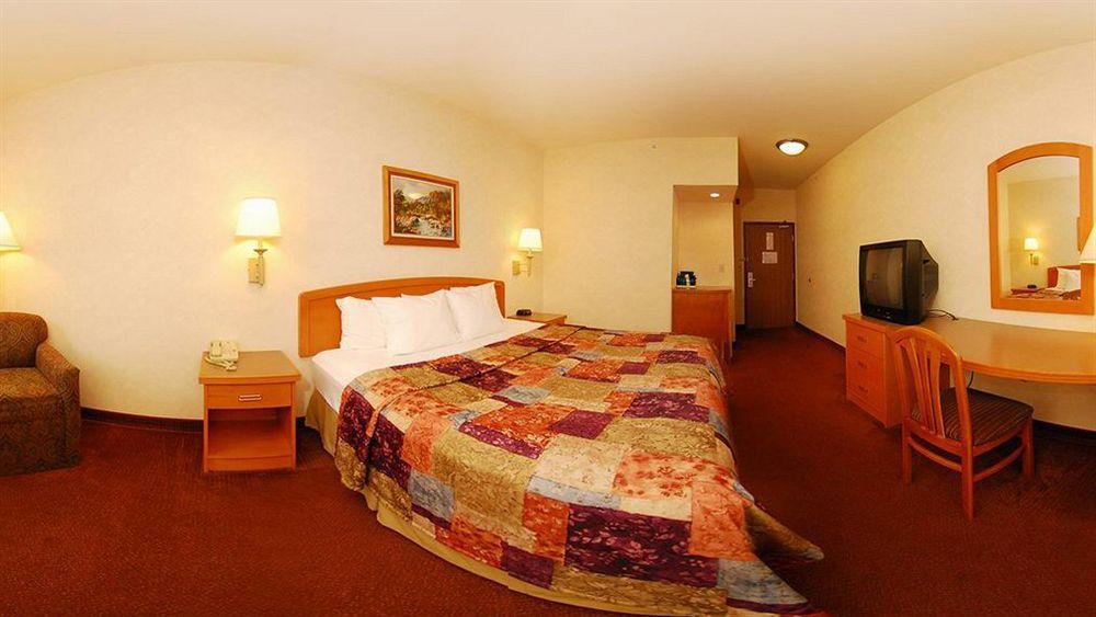 Sleep Inn & Suites Lake Of The Ozarks Камдентон Экстерьер фото